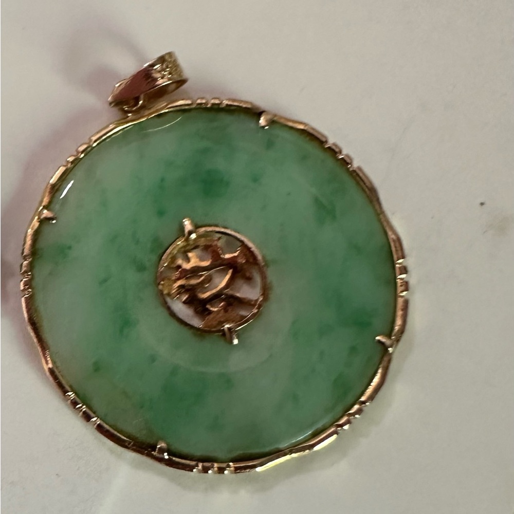 VINTAGE 14K JADE PENDANT